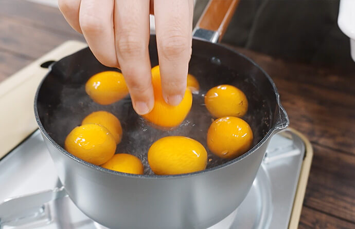 きんかん茹でる様子